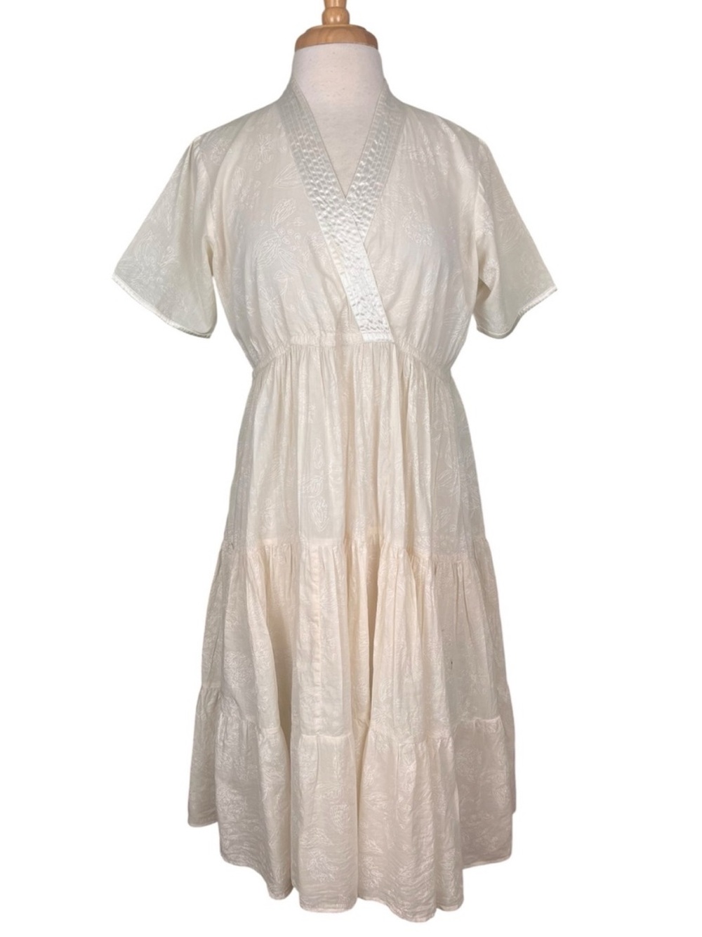 Soma Lightweight Tiered Nightgown Dress Womens Largw White Embossed Floral